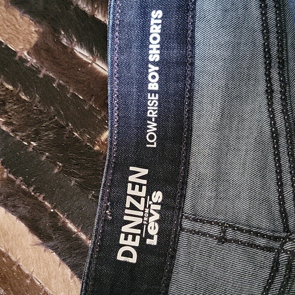 Levi's Denizen Low Rise Boy Shorts, Love Stretch 2/3. NWT - Picture 3 of 16